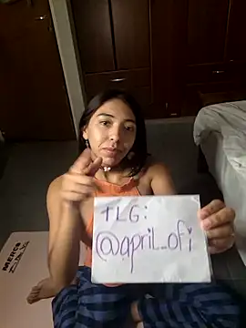 missapril0101 online show from April 15, 2026, 2:28 am