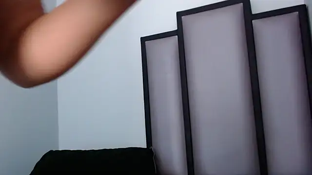 Snapshot of Lucy-23 chatting on November 9, 2025, 5:17 pm Lucy-23 online show from November 9, 2025, 5:17 pm