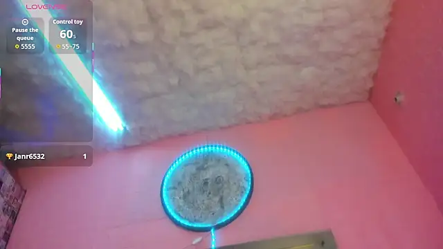 Nicole Rosales online show from February 16, 2026, 6:39 pm