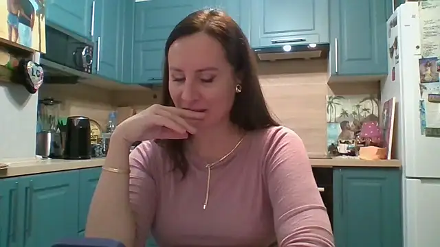 ALICAINWONDERLAND online show from November 29, 2025, 3:56 pm