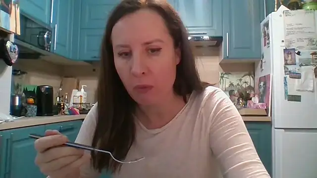 Snapshot of ALICAINWONDERLAND chatting on December 20, 2025, 6:55 pm ALICAINWONDERLAND online show from December 20, 2025, 6:55 pm