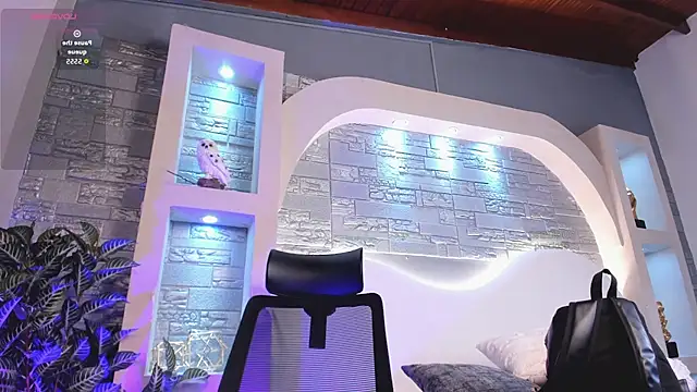 dominic de luca online show from November 29, 2025, 4:56 am