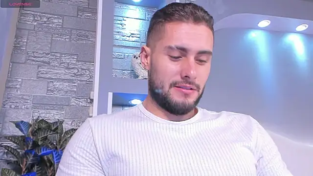 Snapshot of dominic_de_luca chatting on May 3, 2026, 3:33 am dominic de luca online show from May 3, 2026, 3:33 am