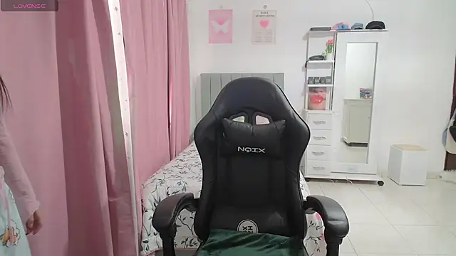 Snapshot of violetta_blackk chatting on February 26, 2026, 4:18 pm violetta blackk online show from February 26, 2026, 4:18 pm