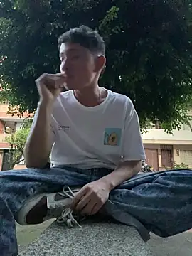 Snapshot of elfernh chatting on October 7, 2025, 10:55 pm elfernh online show from October 7, 2025, 10:55 pm