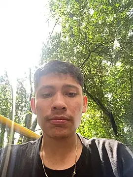 Snapshot of elfernh chatting on October 6, 2025, 6:08 pm elfernh online show from October 6, 2025, 6:08 pm