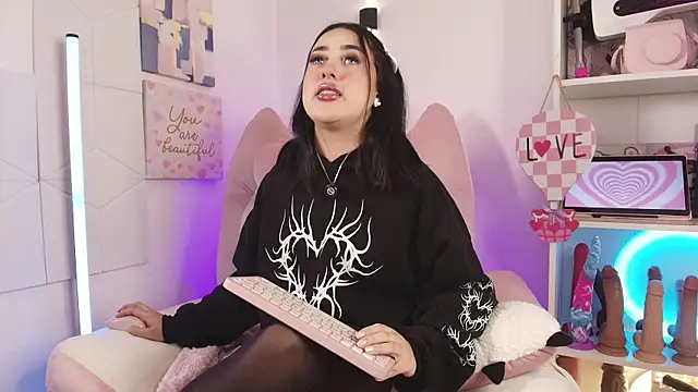 justonecute online show from May 22, 2026, 2:09 am