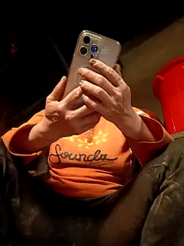 CoMay003 online show from October 26, 2025, 5:52 am