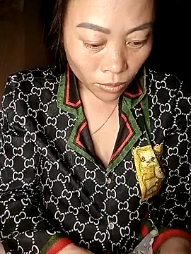 CoMay003 online show from April 15, 2026, 9:26 pm