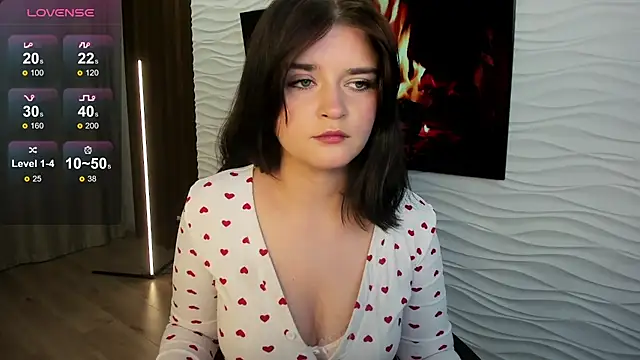 MoriGirl online show from September 14, 2025, 1:11 pm