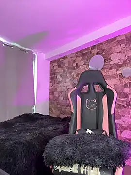 samiacooper25 online show from April 5, 2026, 11:50 am