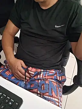 Carloskasado online show from November 4, 2025, 4:55 pm