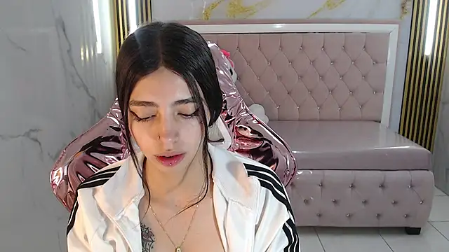 Snapshot of alehp_rose_s chatting on January 19, 2026, 1:04 pm alehp rose s online show from January 19, 2026, 1:04 pm