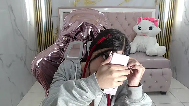 Snapshot of alehp_rose_s chatting on February 11, 2026, 1:11 pm alehp rose s online show from February 11, 2026, 1:11 pm