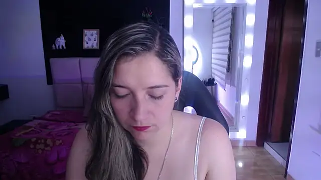 Agatha bellucci  online show from January 13, 2026, 1:37 pm