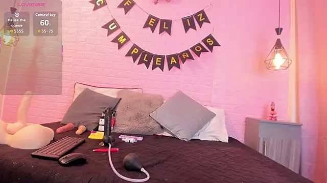 MayteLiu  online show from September 27, 2025, 12:55 pm