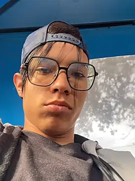 diegoand0911 online show from July 17, 2026, 8:39 pm