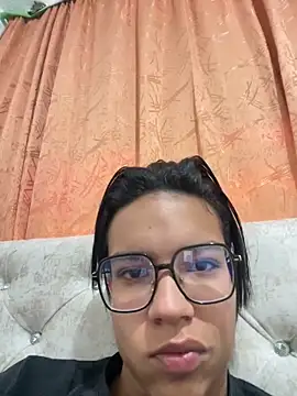 diegoand0911 online show from May 9, 2026, 3:48 pm