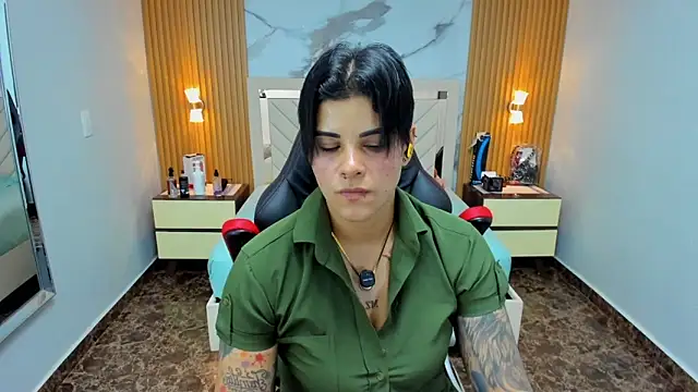 KAROLLJONES1 online show from January 10, 2026, 7:20 pm