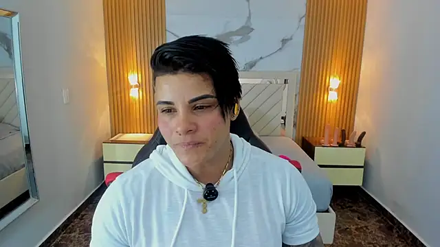 Snapshot of KAROLLJONES1 chatting on May 25, 2026, 7:34 pm KAROLLJONES1 online show from May 25, 2026, 7:34 pm
