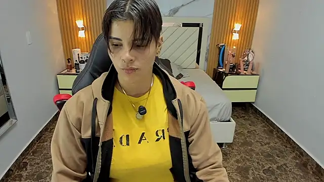 KAROLLJONES1 online show from November 14, 2025, 7:39 pm