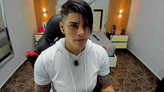 KAROLLJONES1 online show from February 11, 2026, 7:36 pm