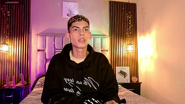 Snapshot of Room_69x chatting on April 29, 2026, 1:04 pm Room 69x online show from April 29, 2026, 1:04 pm