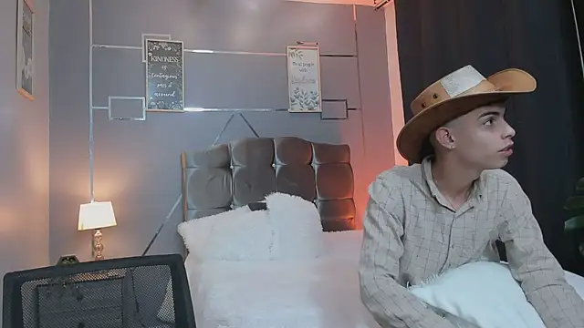 Snapshot of Room_69x chatting on November 12, 2025, 2:59 am Room 69x online show from November 12, 2025, 2:59 am