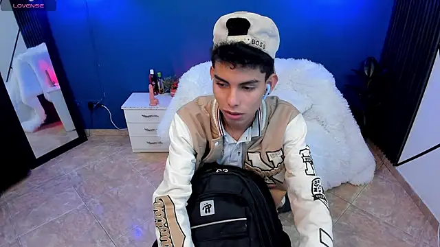 Snapshot of Room_69x chatting on December 4, 2025, 3:16 am Room 69x online show from December 4, 2025, 3:16 am