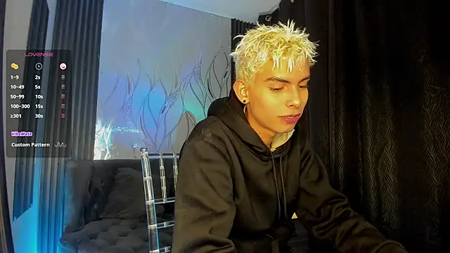 Snapshot of Room_69x chatting on January 9, 2026, 3:13 am Room 69x online show from January 9, 2026, 3:13 am