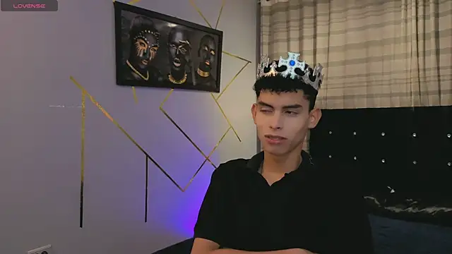 Snapshot of Room_69x chatting on October 22, 2025, 9:13 pm Room 69x online show from October 22, 2025, 9:13 pm