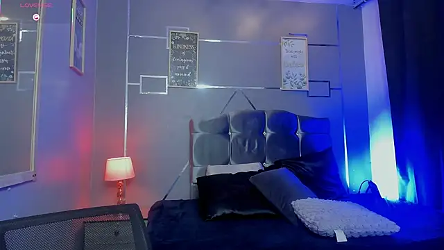 Snapshot of Room_69x chatting on October 18, 2025, 3:19 am Room 69x online show from October 18, 2025, 3:19 am