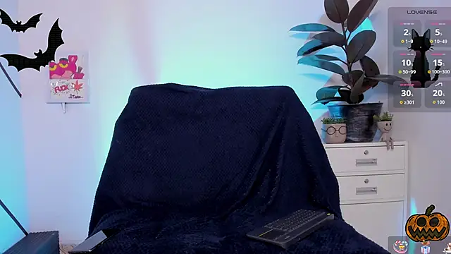 Snapshot of Room_69x chatting on October 24, 2025, 3:49 am Room 69x online show from October 24, 2025, 3:49 am