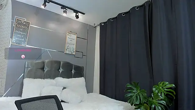 Snapshot of Room_69x chatting on November 23, 2025, 2:54 am Room 69x online show from November 23, 2025, 2:54 am