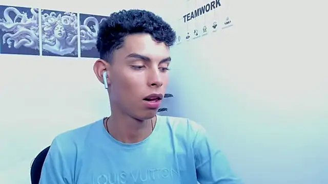 Snapshot of Room_69x chatting on November 21, 2025, 3:16 am Room 69x online show from November 21, 2025, 3:16 am