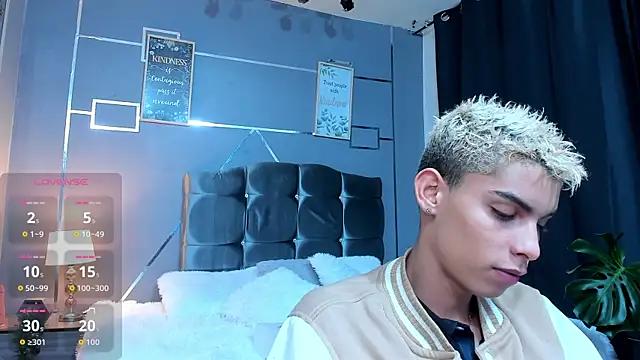 Snapshot of Room_69x chatting on December 23, 2025, 3:50 am Room 69x online show from December 23, 2025, 3:50 am