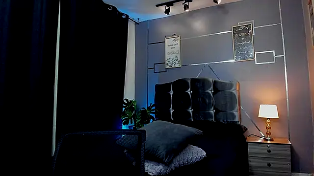 Snapshot of Room_69x chatting on October 14, 2025, 3:18 am Room 69x online show from October 14, 2025, 3:18 am