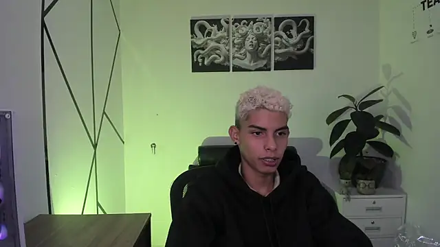 Snapshot of Room_69x chatting on December 18, 2025, 2:38 am Room 69x online show from December 18, 2025, 2:38 am