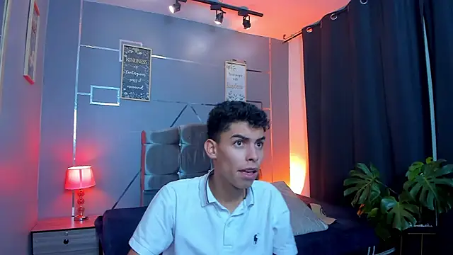 Snapshot of Room_69x chatting on October 20, 2025, 3:30 am Room 69x online show from October 20, 2025, 3:30 am