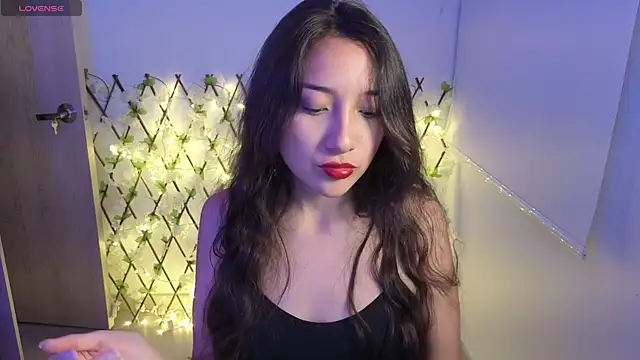 genet  online show from October 8, 2025, 12:45 am