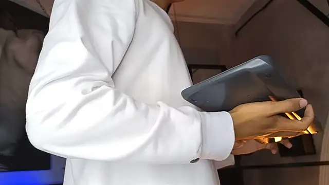 AlanCutee online show from March 3, 2026, 11:28 am