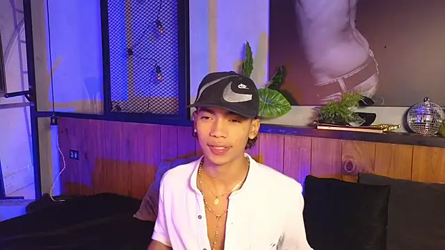Snapshot of AlanCutee chatting on April 23, 2026, 12:29 pm AlanCutee online show from April 23, 2026, 12:29 pm