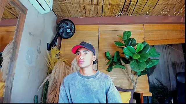 AlanCutee online show from November 21, 2025, 11:31 am