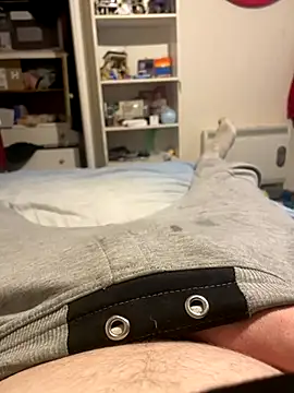 Snapshot of bigdicklad chatting on December 17, 2025, 8:47 pm bigdicklad online show from December 17, 2025, 8:47 pm