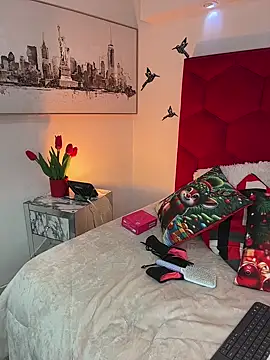 Alaia Snow online show from December 17, 2025, 8:36 pm