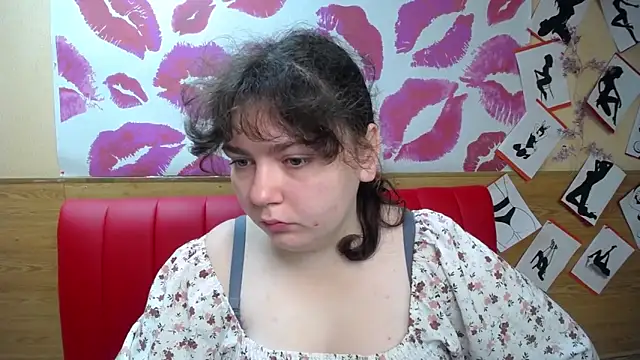 Snapshot of NeonilaLisova chatting on October 19, 2025, 5:32 am NeonilaLisova online show from October 19, 2025, 5:32 am