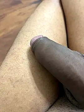 Snapshot of parkrow2404 chatting on October 2, 2025, 9:45 am parkrow2404 online show from October 2, 2025, 9:45 am