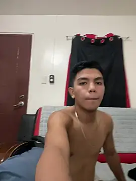 Snapshot of Hunky_paul chatting on July 11, 2026, 5:24 pm Hunky paul online show from July 11, 2026, 5:24 pm