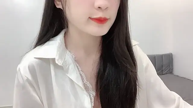    Lily    online show from May 5, 2026, 3:48 pm