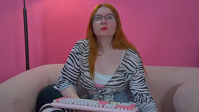 Snapshot of AliceAllisons chatting on November 15, 2025, 6:45 pm AliceAllisons online show from November 15, 2025, 6:45 pm